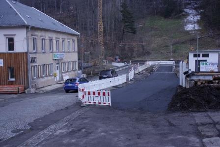 Baustraße zur Behelfsbrücke
